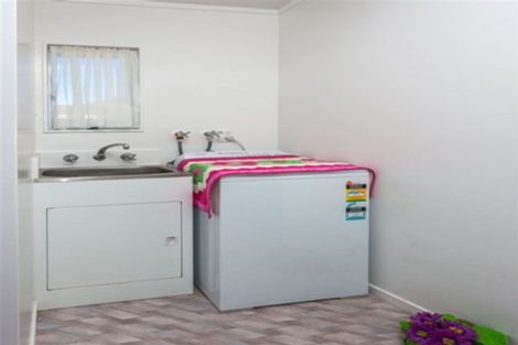 Photo of property in 16/9 Campbell Close, Whangamata, 3620