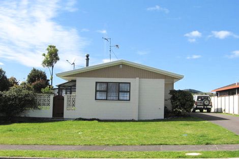 Photo of property in 25 Rangataua Street, Welcome Bay, Tauranga, 3112