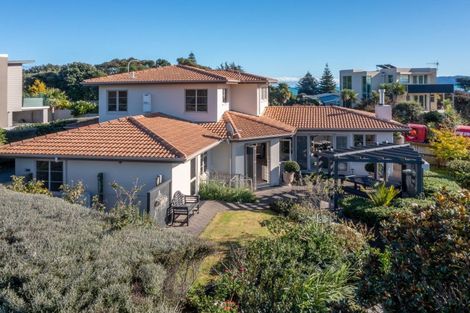 Photo of property in 136 Renown Road, Raumati South, Paraparaumu, 5032