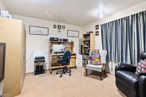 Photo of property in 95 Woodman Drive, Tawa, Wellington, 5028