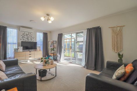 Photo of property in 32 Mahana Road, Ngatea, 3503