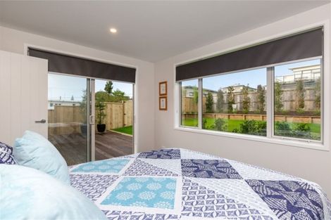 Photo of property in 17 Tindalls Bay Road, Tindalls Beach, Whangaparaoa, 0930