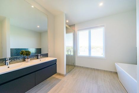 Photo of property in 33 Hartwell Drive, Kelvin Grove, Palmerston North, 4470