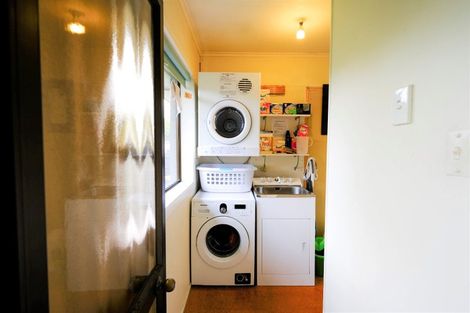 Photo of property in 98 Grande Vue Road, Hillpark, Auckland, 2102