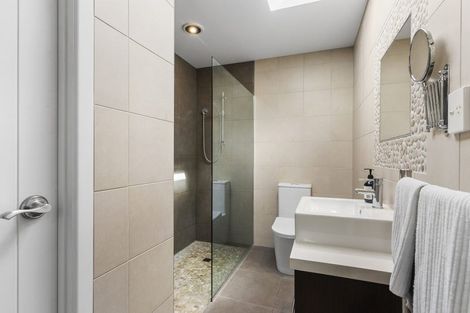 Photo of property in 20 Marine Parade, Mellons Bay, Auckland, 2014