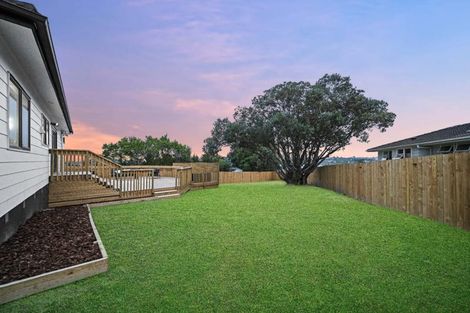 Photo of property in 40 West Harbour Drive, West Harbour, Auckland, 0618