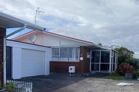Photo of property in 4/6 Karamu Street, Strandon, New Plymouth, 4312