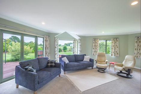 Photo of property in 28 Waipuna Grove, Levin, 5571