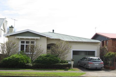 Photo of property in 88 Vivian Street, New Plymouth, 4310