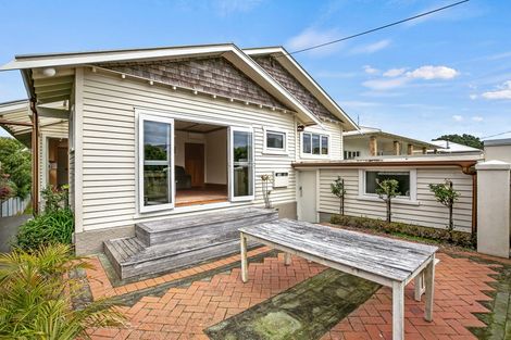 Photo of property in 14 Mclean Street, Strandon, New Plymouth, 4312