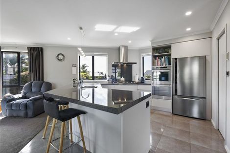 Photo of property in 9 Huetu Place, Bell Block, New Plymouth, 4312