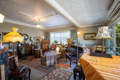 Photo of property in 32 Queens Road, Glen Avon, New Plymouth, 4312