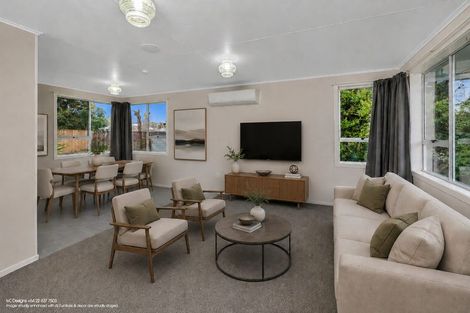 Photo of property in 10 Gannet Place, One Tree Point, 0118