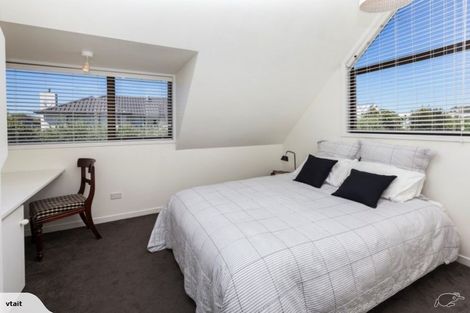 Photo of property in 94b Aikmans Road, Merivale, Christchurch, 8014