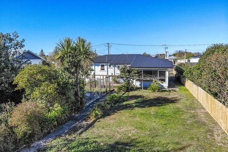 Photo of property in 5 Ngahina Street, Marton, 4710