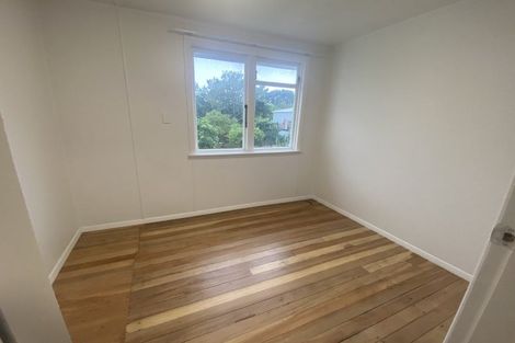 Photo of property in 3 Endeavour Street, Marfell, New Plymouth, 4310