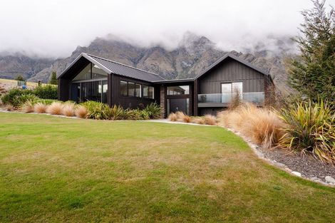 Photo of property in 35 Jacks Point Rise, Jacks Point, Queenstown, 9371