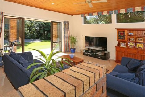 Photo of property in 789 Scenic Drive, Henderson Valley, Auckland, 0612