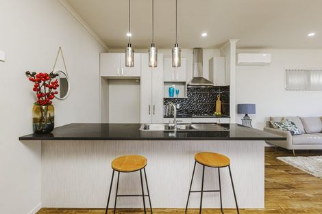 Photo of property in 6 Tapuwae Way, Mangere Bridge, Auckland, 2022