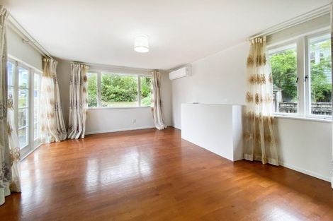 Photo of property in 26 Selwyn Crescent, Forrest Hill, Auckland, 0620