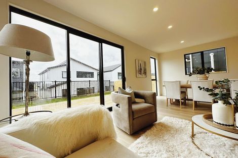 Photo of property in 32 Clara Road, Silverdale, 0932