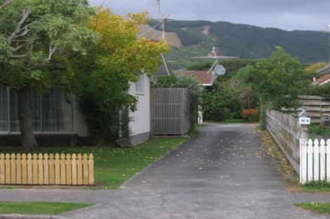 Photo of property in 64 Rimu Street, Waikanae, 5036