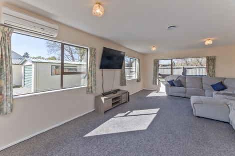 Photo of property in 166a Breezes Road, Aranui, Christchurch, 8061