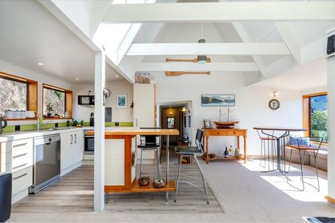 Photo of property in 3a Milton Terrace, Picton, 7220