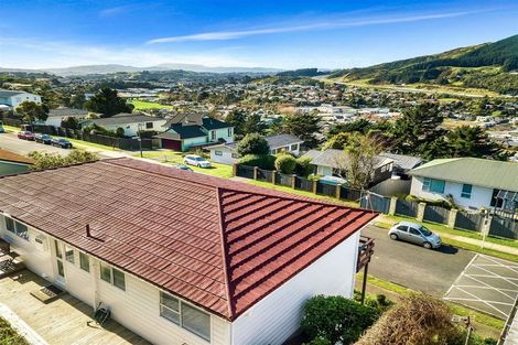 Photo of property in 56 Fyvie Avenue, Tawa, Wellington, 5028