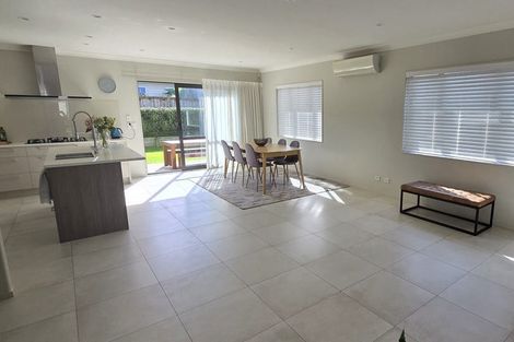 Photo of property in 9 Kabardin Street, Karaka, Papakura, 2113