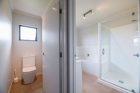 Photo of property in 19 Highfields Terrace, Henderson, Auckland, 0612