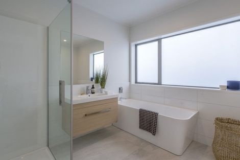 Photo of property in 3 Lamont Place, Waikanae, 5036