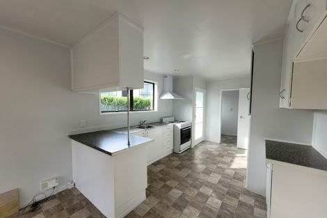 Photo of property in 2 Massine Place, Randwick Park, Auckland, 2105