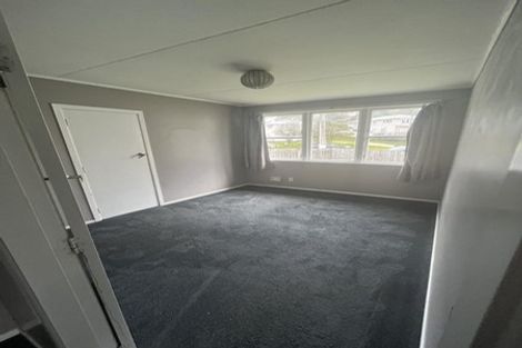 Photo of property in 21 Worcester Place, Cannons Creek, Porirua, 5024