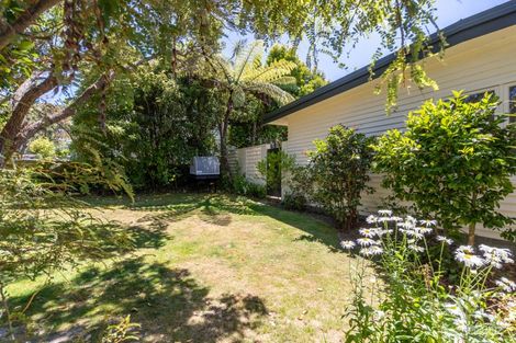 Photo of property in 6 Ardal Grove, Tirohanga, Lower Hutt, 5010