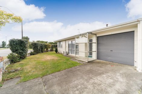 Photo of property in 1 John F Kennedy Drive, Milson, Palmerston North, 4414