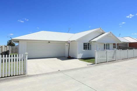 Photo of property in 34 Queens Park Crescent, Frankton, Hamilton, 3204