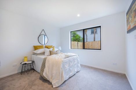 Photo of property in 1/5 Marsh Avenue, Forrest Hill, Auckland, 0620
