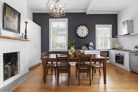 Photo of property in 30 Maritime Terrace, Birkenhead, Auckland, 0626