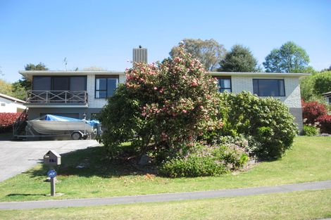 Photo of property in 17 Cherry Lane, Acacia Bay, Taupo, 3330