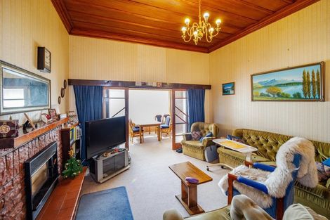 Photo of property in 23 Waitangi Road, Waverley, 4592