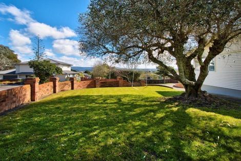 Photo of property in 4204a Great North Road, Glendene, Auckland, 0602