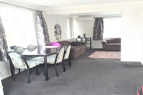 Photo of property in 13 Bartholomew Road, Levin, 5510