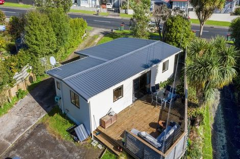 Photo of property in 65 Seaview Road, Marfell, New Plymouth, 4310