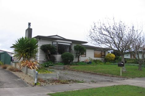 Photo of property in 50 Hillcrest Drive, Kelvin Grove, Palmerston North, 4414