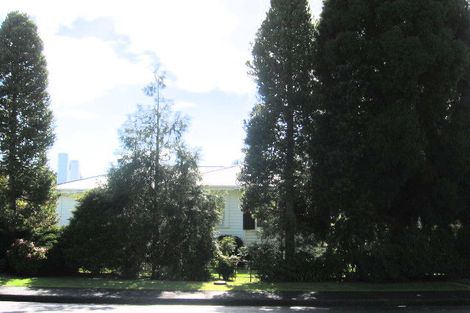 Photo of property in 19 Shortland Street, Regent, Whangarei, 0112