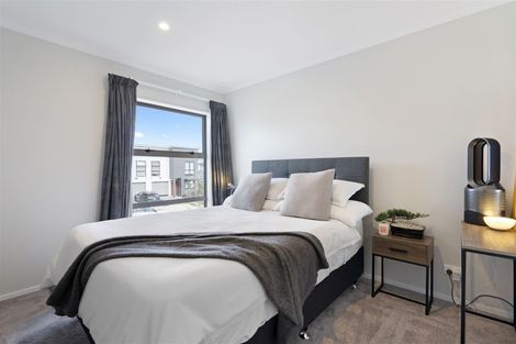 Photo of property in 2 Briddock Way, Swanson, Auckland, 0614