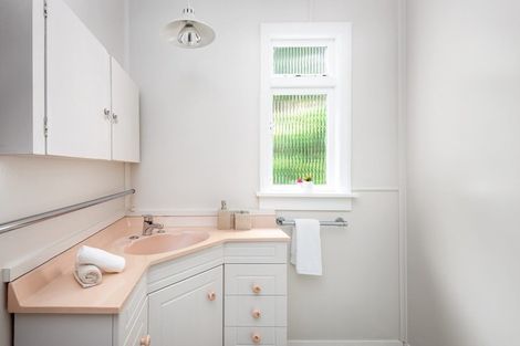 Photo of property in 7 Port Hills Road, Heathcote Valley, Christchurch, 8022