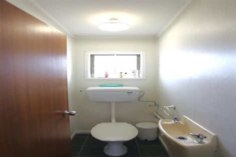 Photo of property in 2/6 Tina Place, Sunnyhills, Auckland, 2010