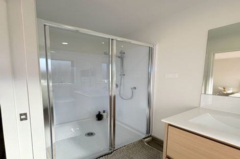 Photo of property in 27d Te Atatu Road, Te Atatu South, Auckland, 0610